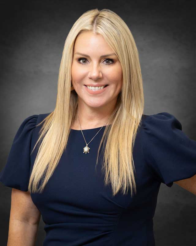 Jennifer Labrador headshot